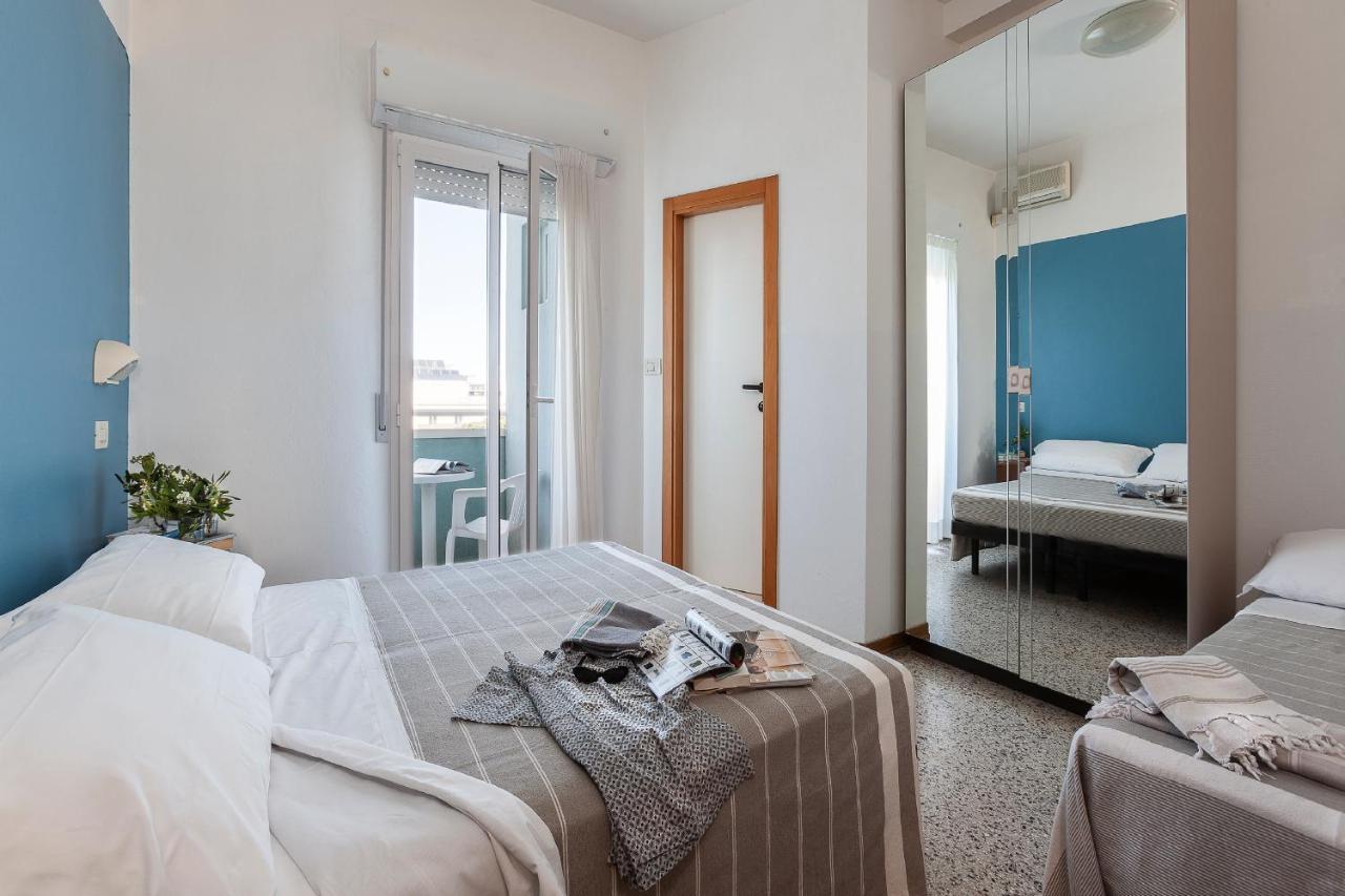 Hotel Pacific Riccione Esterno foto
