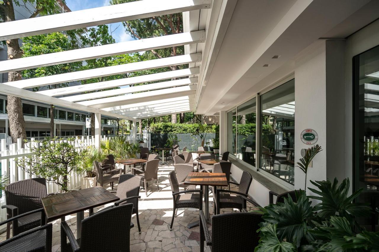 Hotel Pacific Riccione Esterno foto