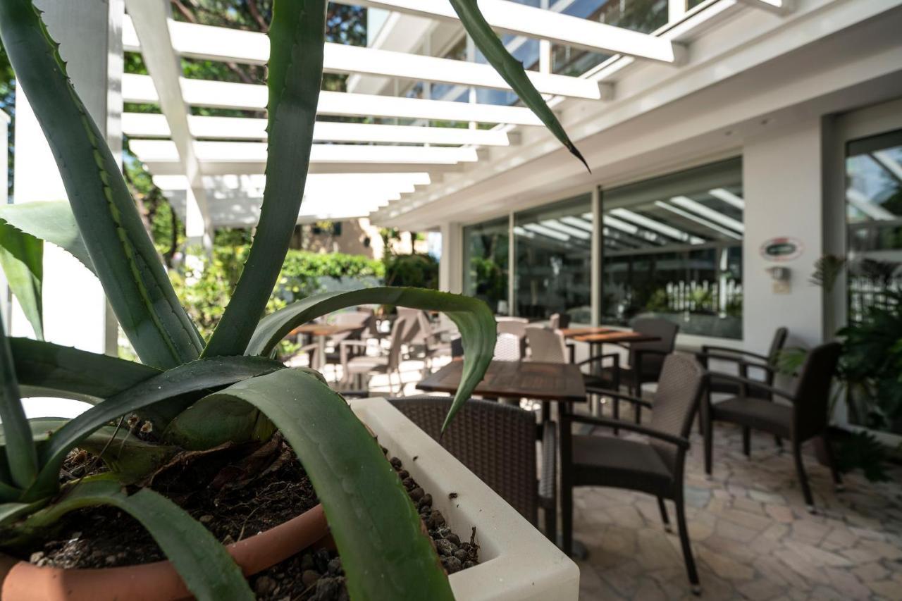 Hotel Pacific Riccione Esterno foto