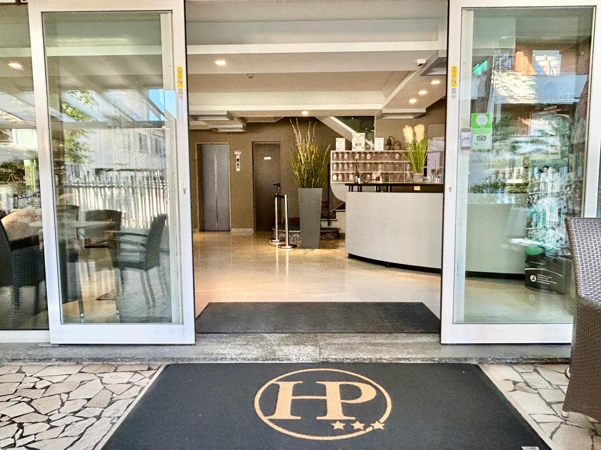 Hotel Pacific Riccione Esterno foto