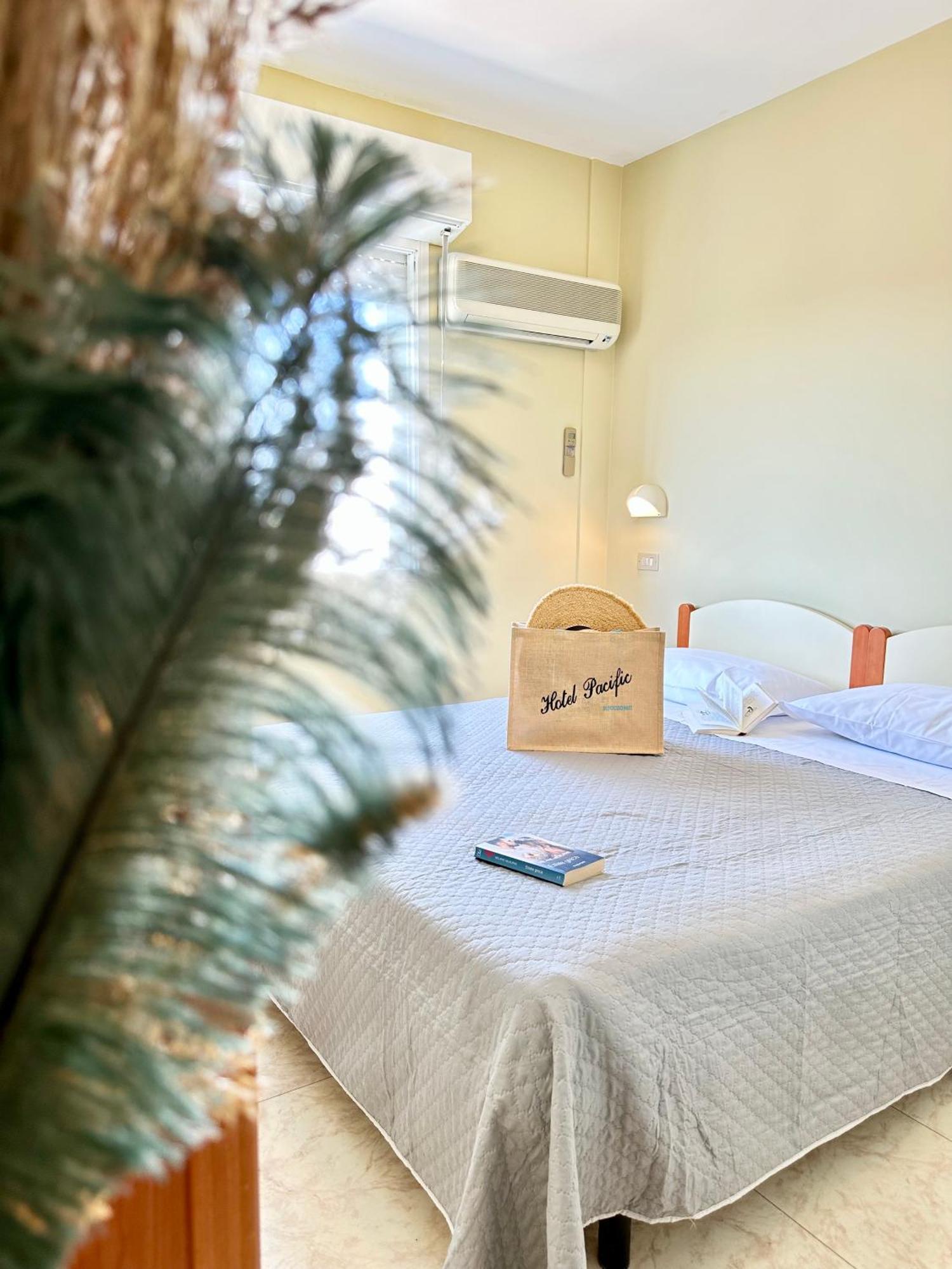 Hotel Pacific Riccione Esterno foto