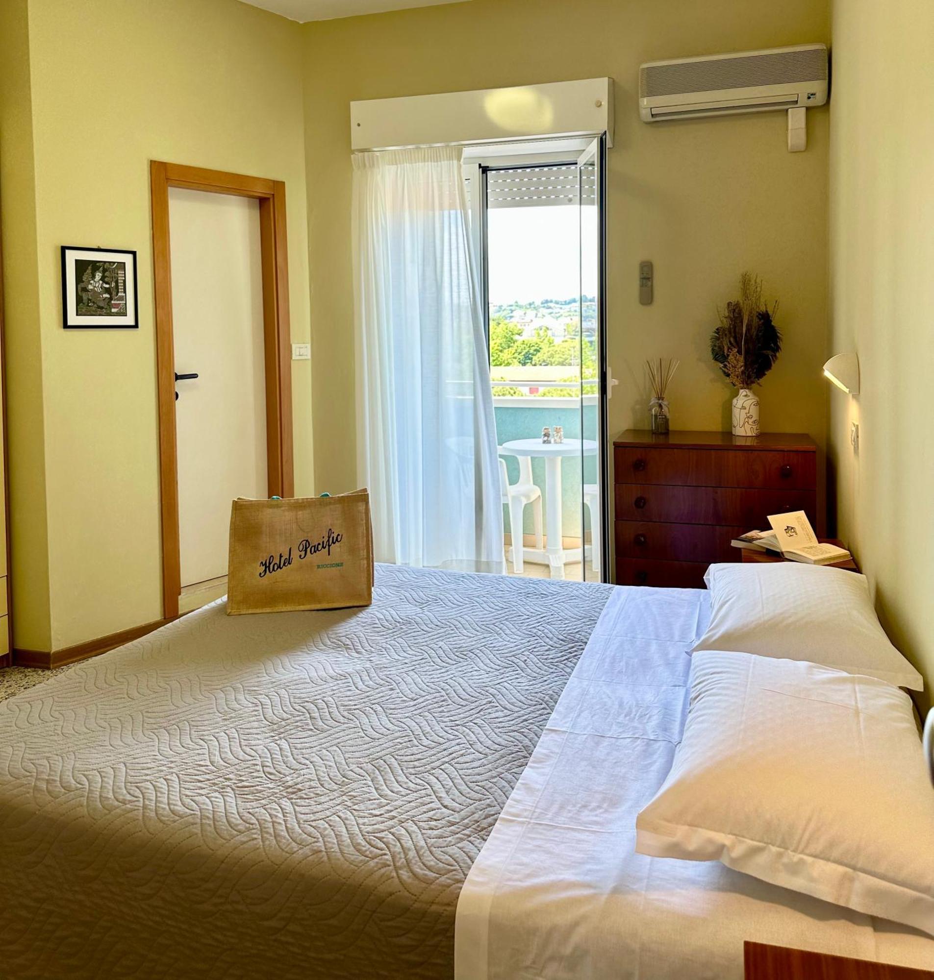 Hotel Pacific Riccione Esterno foto