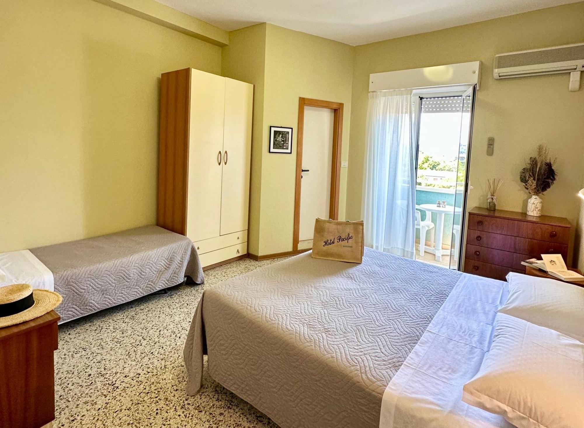 Hotel Pacific Riccione Esterno foto