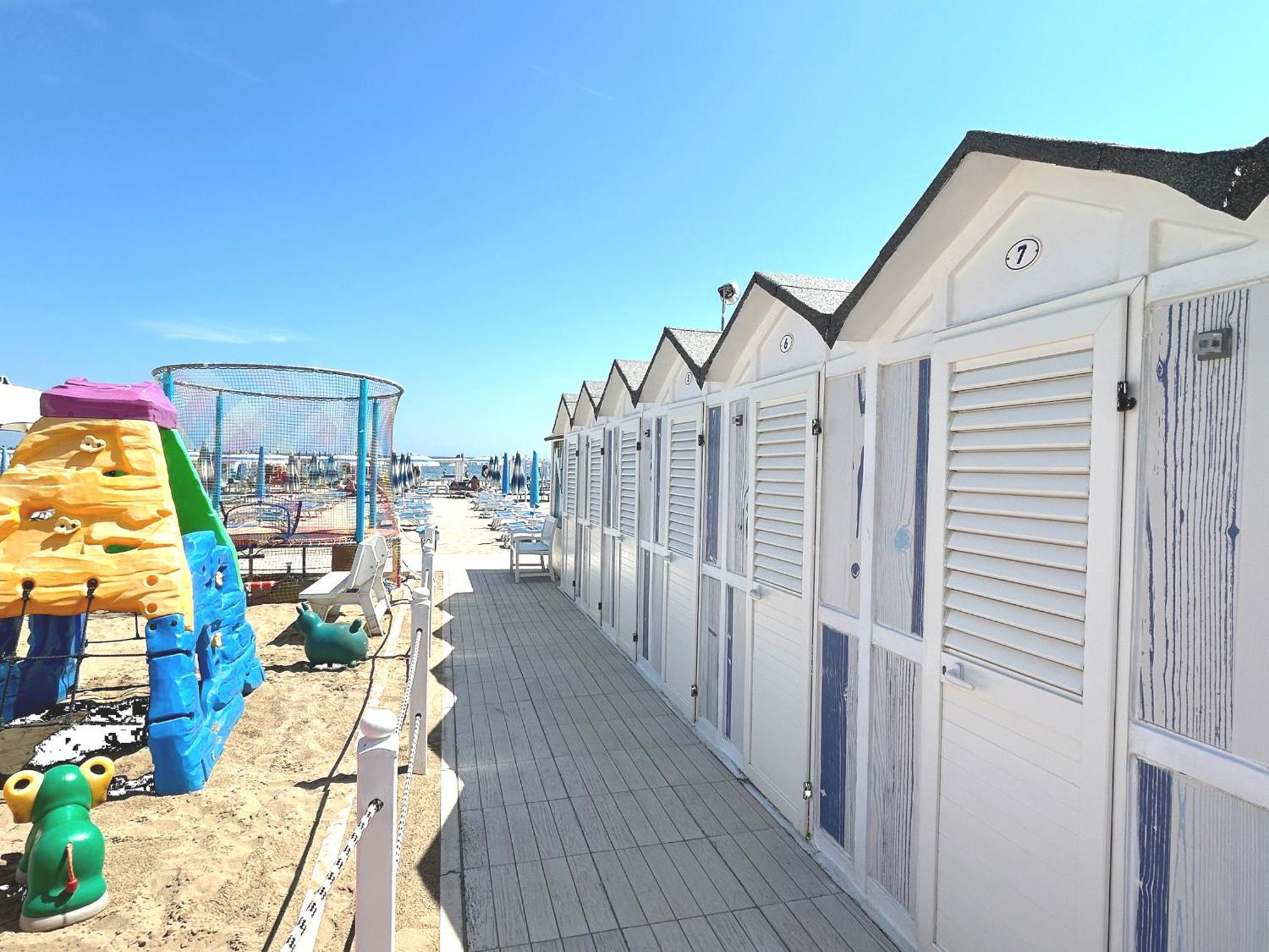 Hotel Pacific Riccione Esterno foto